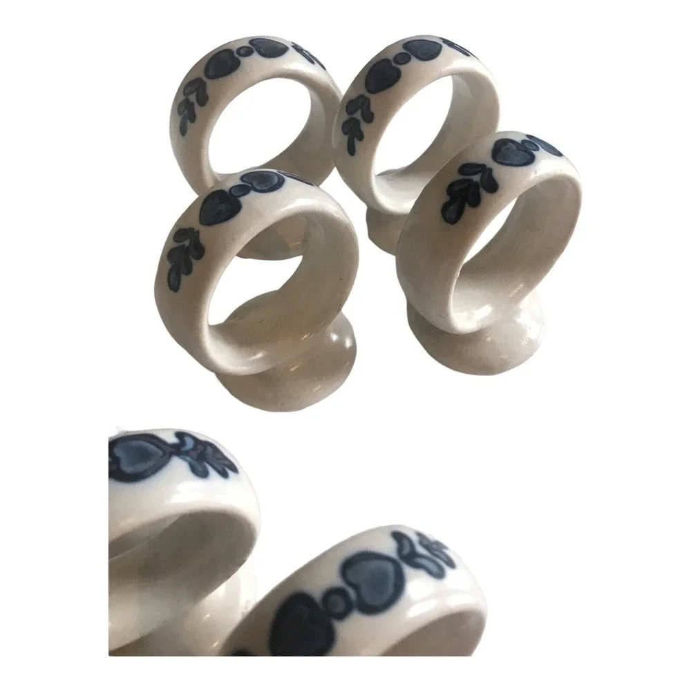 Pfaltzgraff Yorktowne Footed Napkin Rings Blue Hearts‎ set of 8